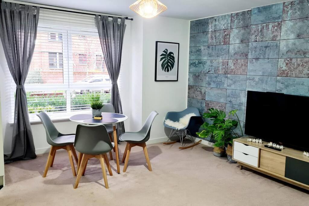 Stylish 2 Bedroom Apartment / Free Gated Parking Glasgow Exterior foto